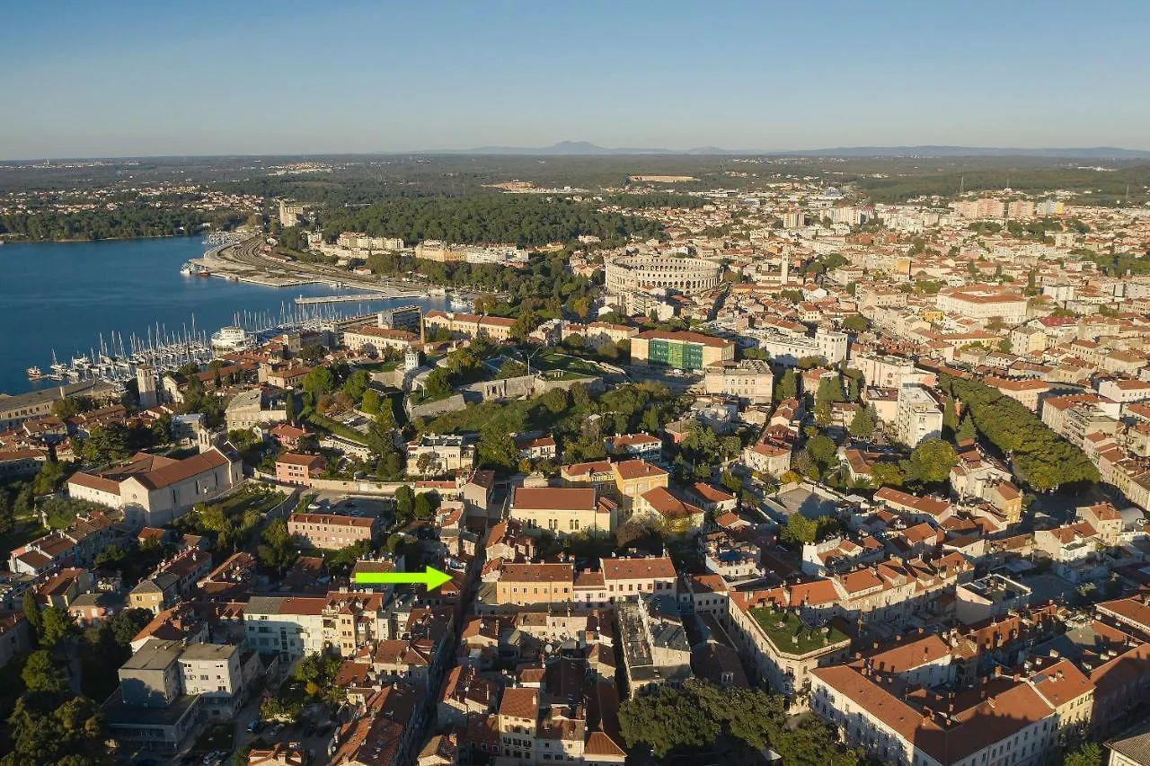 Apartment De Ville 2020 With Free Parking Pula